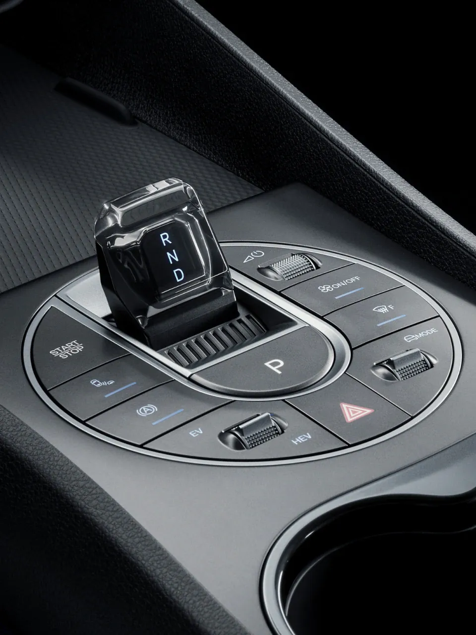 Pantalla giratoria e interior del SEAL 5 DM-i